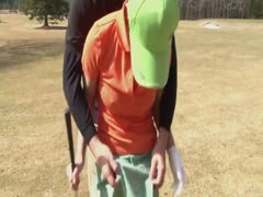 Bei junger Golferin geil abgespritzt